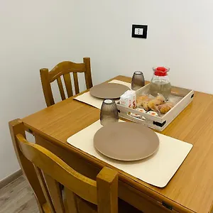 Appartement Essential House, Brindisi