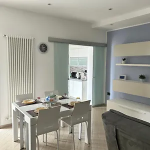 Appartement Refresh House, Brindisi
